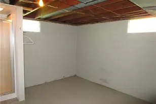408 Indiana Ave, Farrell, PA 16121 - Photo 21