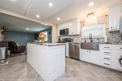 380 Celestial Dr, Economy, PA 15042 - Photo 11
