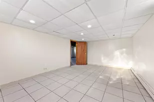 147 W Pennsylvania Ave, New Stanton, PA 15601 - Photo 29