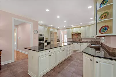 699 Country Club Drive, Pittsburgh, PA 15228 - Photo 15