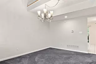 540 Newport Dr, Pittsburgh, PA 15235 - Photo 9