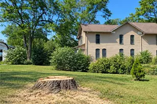 718 Fairview Rd, Petrolia, PA 16050 - Photo 1