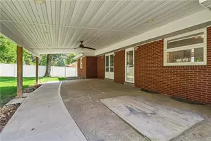 294 Hillcrest Cir, Ross Twp, PA 15237 - Photo 15