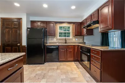 224 Lakeside Dr, Robinson Twp, PA 15136 - Photo 13