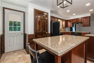 224 Lakeside Dr, Robinson Twp, PA 15136 - Photo 11