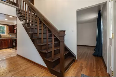 224 Lakeside Dr, Robinson Twp, PA 15136 - Photo 5