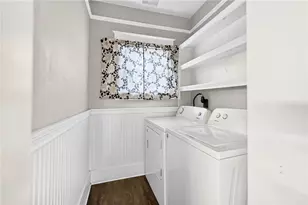 609 Pine St, Ambridge, PA 15003 - Photo 11