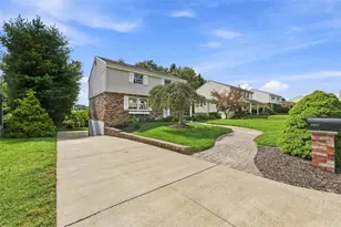 4027 Crabapple Dr, Kennedy Township, PA 15136 - Photo 3