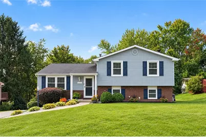 217 Scottsdale Dr, Coraopolis, PA 15108 - Photo 1