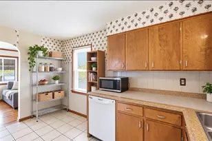 223 Crescent Dr, Hempfield Township, PA 15601 - Photo 7