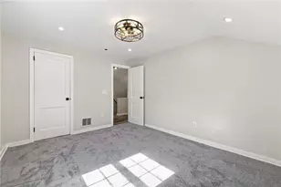 1227 Circle Dr, Pittsburgh, PA 15221 - Photo 31