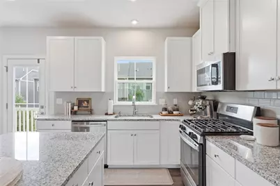 4010 Crown Dr, South Park, PA 15129 - Photo 9