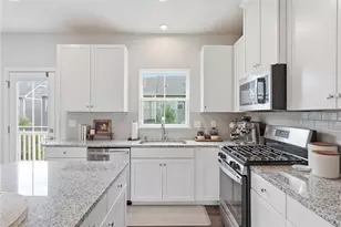 4010 Crown Dr, South Park, PA 15129 - Photo 9