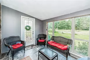 1512 Valley Rd, Green/Commdre/Prchse, PA 15724 - Photo 11