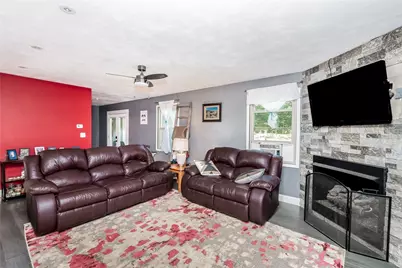 1512 Valley Rd, Green/Commdre/Prchse, PA 15724 - Photo 9