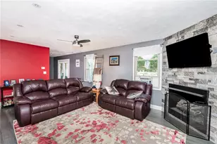 1512 Valley Rd, Green/Commdre/Prchse, PA 15724 - Photo 9