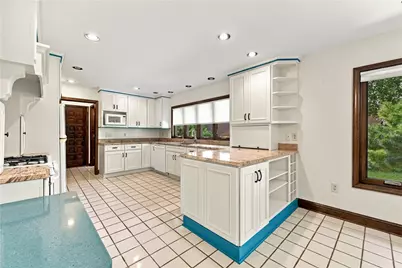 1803 S Villa Drive, Pittsburgh, PA 15044 - Photo 17