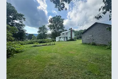 134 Caroline St, Wheatfield Township (East/West), PA 15949 - Photo 5