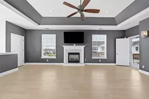 229 Adams Pointe Blvd, Adams Township, PA 16046 - Photo 15