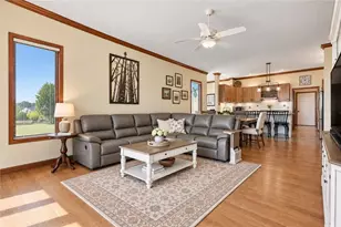 606 Fairwinds Ct, Hempfield Township, PA 15601 - Photo 17