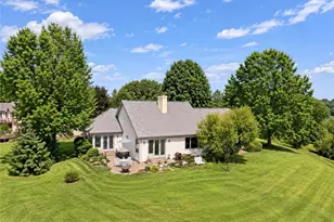 606 Fairwinds Ct, Hempfield Township, PA 15601 - Photo 3