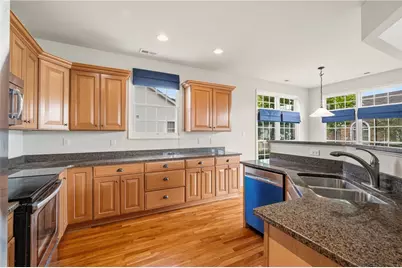 7040 Berringer Ct, Moon/Crescent Twp, PA 15108 - Photo 5