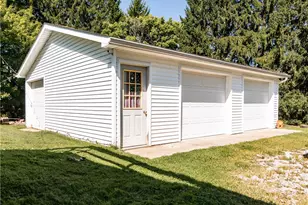 125 Baldwin Rd, Shenango Township, PA 16101 - Photo 29