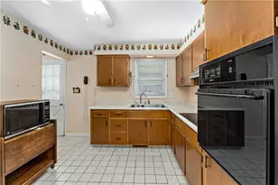 25 Barclay St, Greensburg, PA 15601 - Photo 13