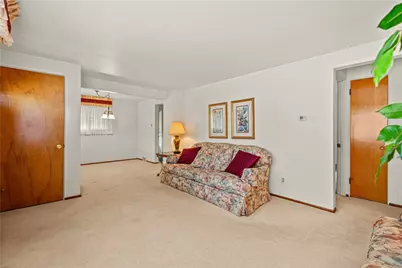 5468 Keenan Dr, Pittsburgh, PA 15236 - Photo 7