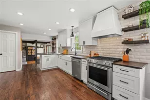 114 Surrey Ln, Pittsburgh, PA 15241 - Photo 9