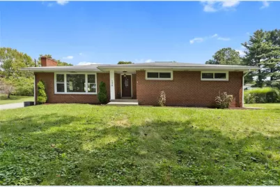 138 W Sunbury Rd, Center Township, PA 16001 - Photo 1