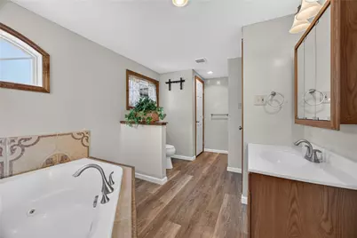 222 N Cherry Ave, Houston, PA 15342 - Photo 17