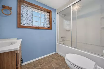 222 N Cherry Ave, Houston, PA 15342 - Photo 25