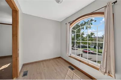 222 N Cherry Ave, Houston, PA 15342 - Photo 9