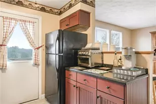 7326 Green Meadow Dr, Imperial, PA 15126 - Photo 11