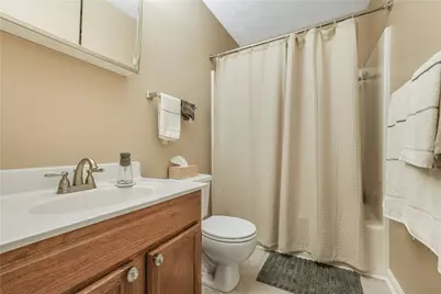 7326 Green Meadow Dr, Imperial, PA 15126 - Photo 13