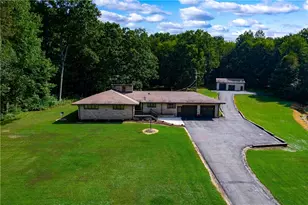 680 N Stone Base Rd, East Lackawannock Township, PA 16137 - Photo 9