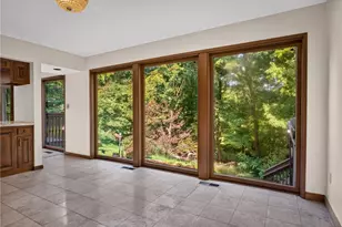 142 Riding Trail Ln, Pittsburgh, PA 15215 - Photo 9