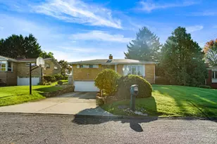 211 Halsey Dr, McKeesport, PA 15132 - Photo 1