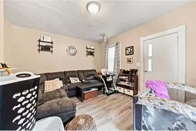 247 Maple St, Sewickley Township, PA 15678 - Photo 5