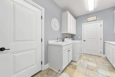 3703 Senate Ct, Adams Township, PA 16059 - Photo 15
