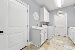 3703 Senate Ct, Adams Township, PA 16059 - Photo 15