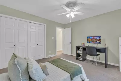 261 Geneva Dr, Center Township, PA 15001 - Photo 23