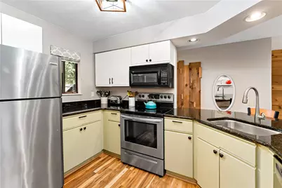 2305 Swiss Mountain Dr, Seven Springs, PA 15622 - Photo 9