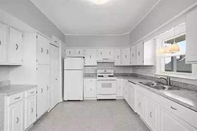 636 1/2 Fifth Avenue, Coraopolis, PA 15108 - Photo 7