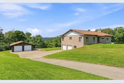 1005 Carlesa Dr, Raccoon Township, PA 15001 - Photo 3