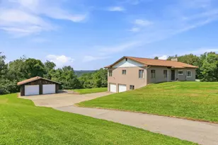 1005 Carlesa Dr, Raccoon Township, PA 15001 - Photo 3