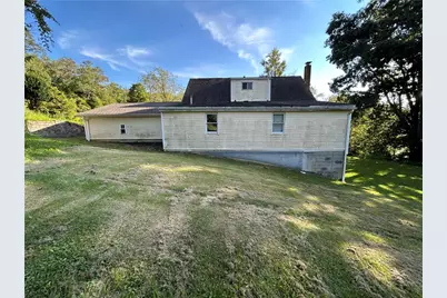 2058 980 Rd, Cecil, PA 15057 - Photo 23