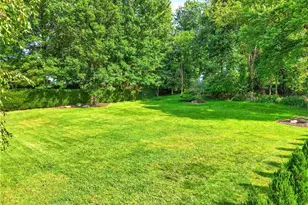29 Lakeview Dr, Carroll Twp, PA 15063 - Photo 11