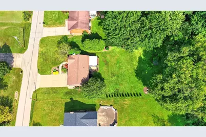29 Lakeview Dr, Carroll Twp, PA 15063 - Photo 7